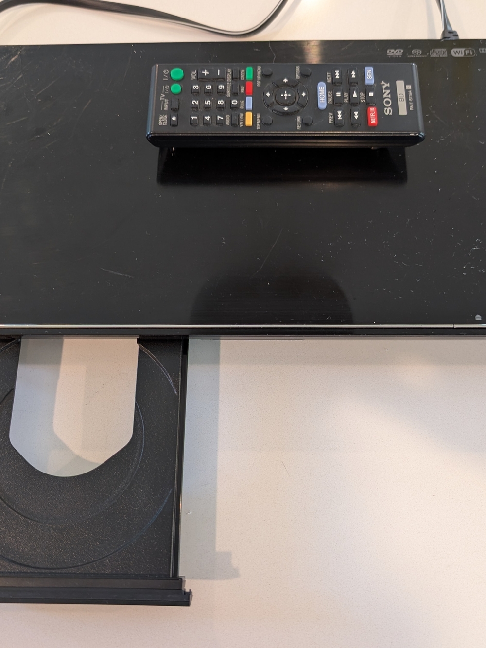 Sony BDP-S590 3D Blu-ray DVD Player Built-in Wi-Fi Streaming W/ Remote RMT-B119A
